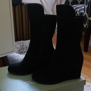 French Blu Brand New in Box Black Suede boots